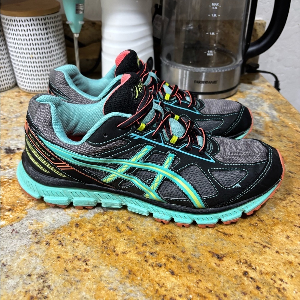 Asics Gel Scram 2 size 9